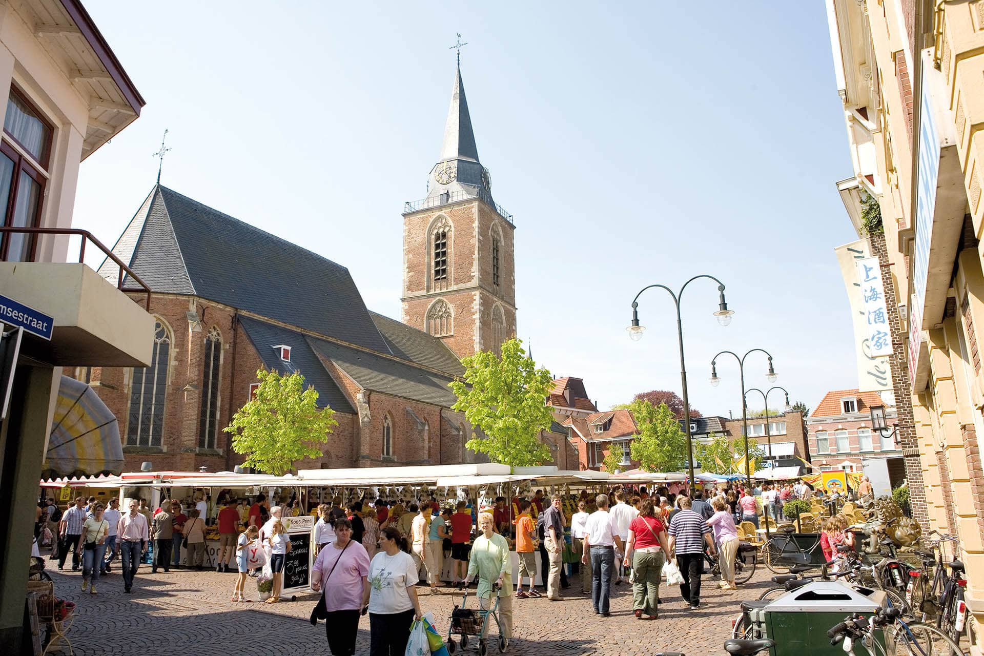Markt an der Jacobskirche im Zentrum von Winterswijk
